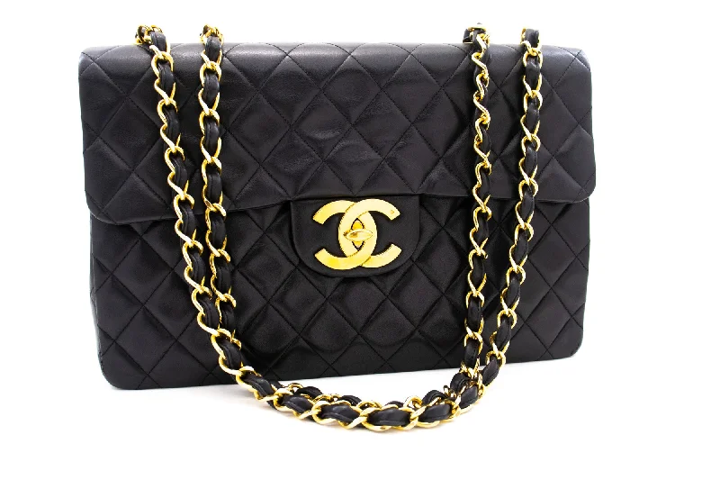 Chanel Timeless/Classique  Leather Shoulder Bag (Pre-Owned)