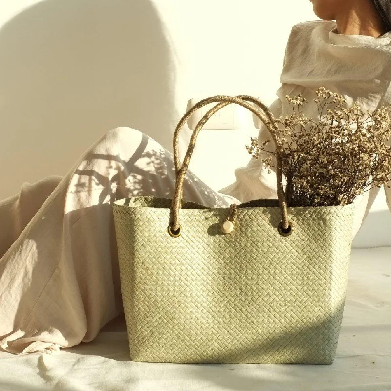 Paulina Sustainable Handwoven Pandan Tote Bag - Khaki